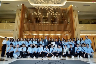 TDU STUDENTS EXPERIENCE “HOTEL TOUR” AT THE INTERNATIONAL STANDARD 5-STAR SHERATON CAN THO HOTEL.